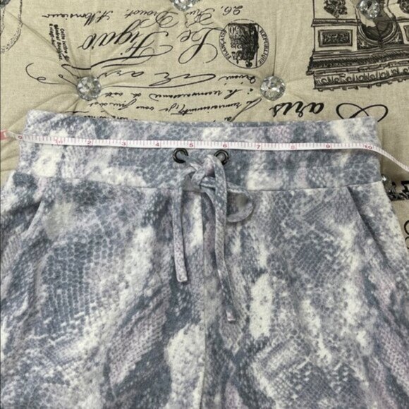 Adyson Parker Printed Tie-Waist Soft Knit Pants - Picture 11 of 11